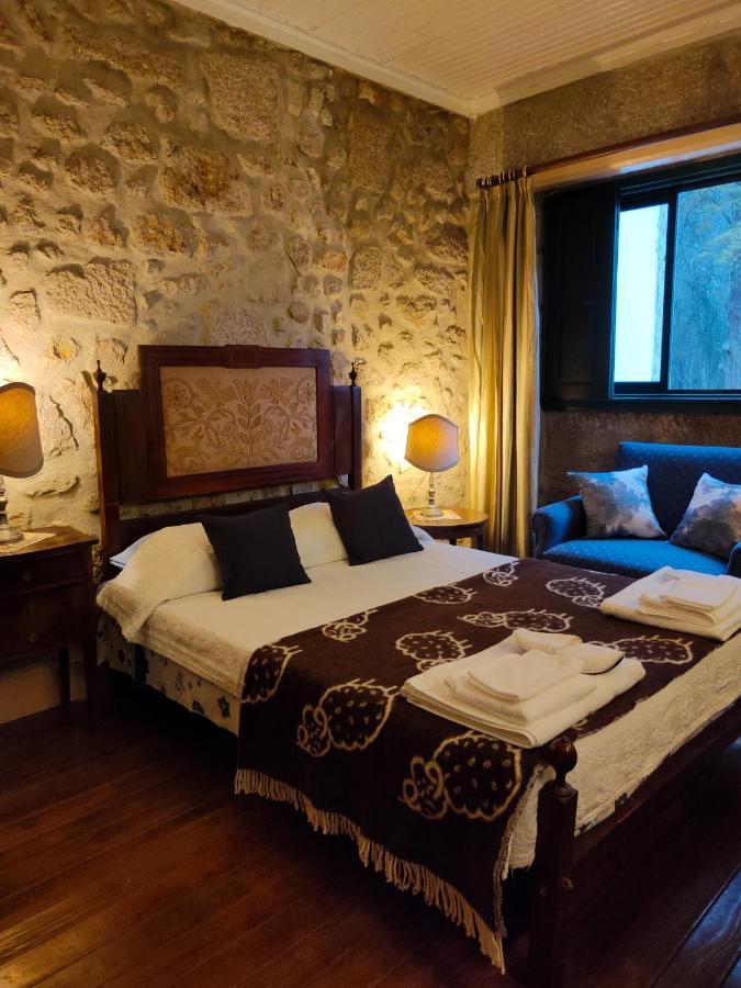 Lugar Da Pedra Alta - B&B - Private Historical Villa Melo Exteriör bild