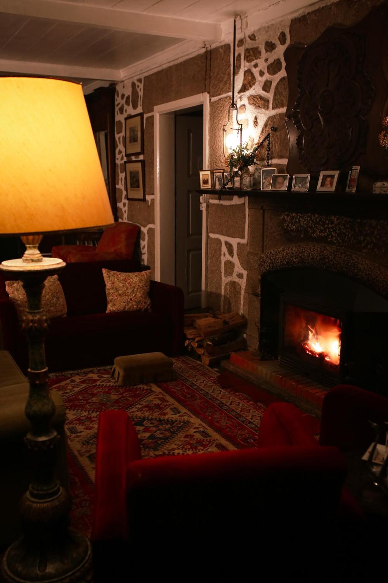 Lugar Da Pedra Alta - B&B - Private Historical Villa Melo Exteriör bild